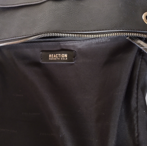 Kenneth Cole Reaction Bag - Picture 2 of 11